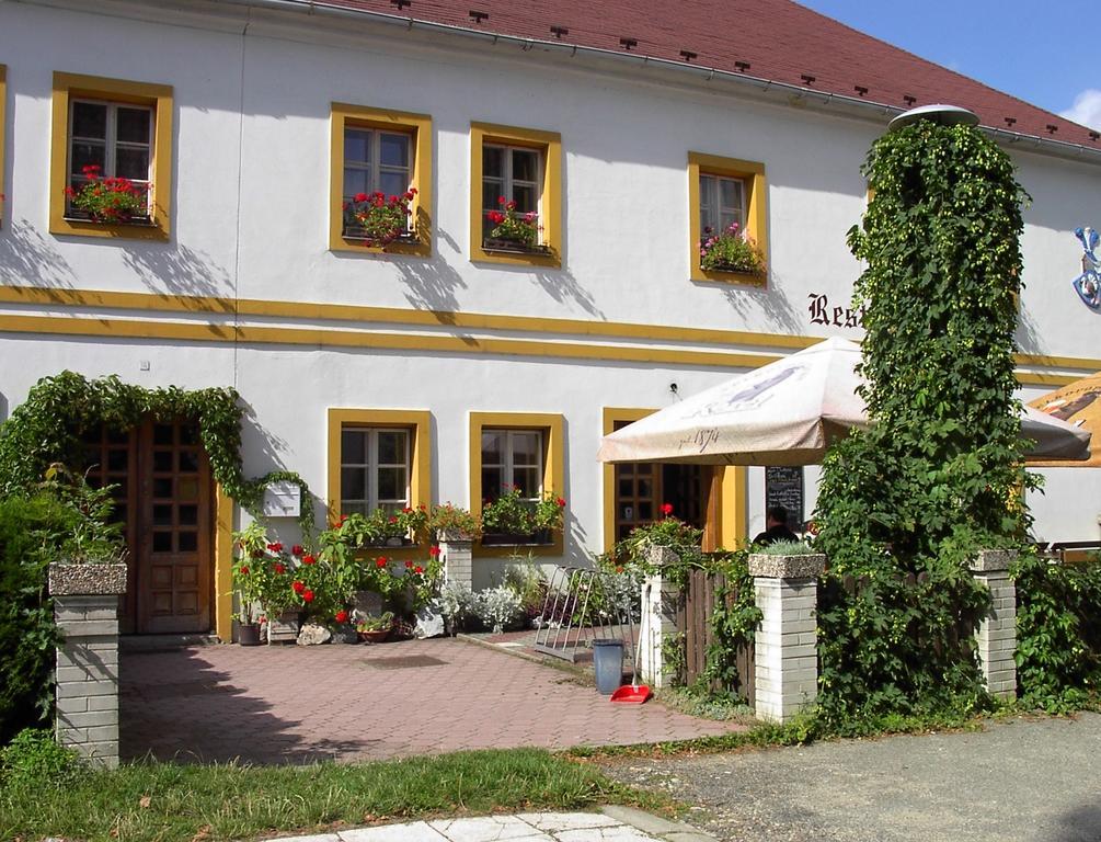ホテル Pension A Restaurace Rudolec Český Rudolec エクステリア 写真