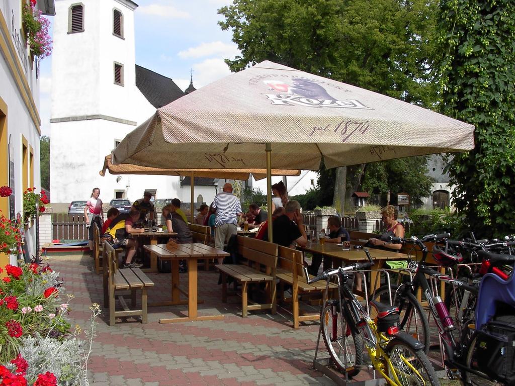ホテル Pension A Restaurace Rudolec Český Rudolec エクステリア 写真